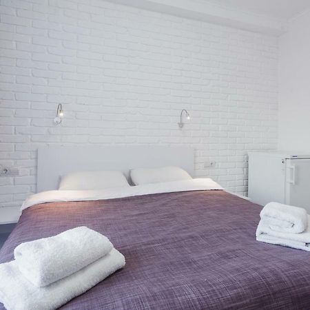 Skyhome Na Nauky Kyiv Exterior photo