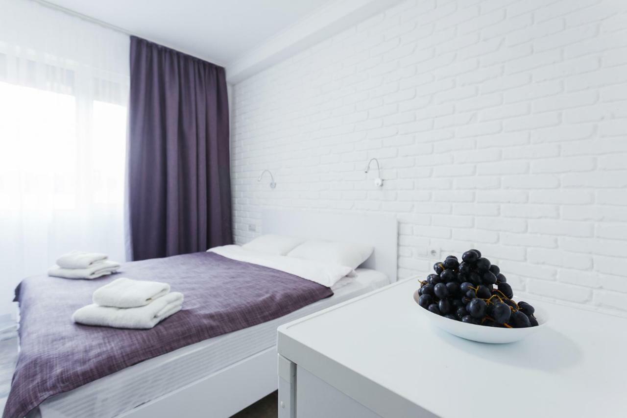 Skyhome Na Nauky Kyiv Exterior photo