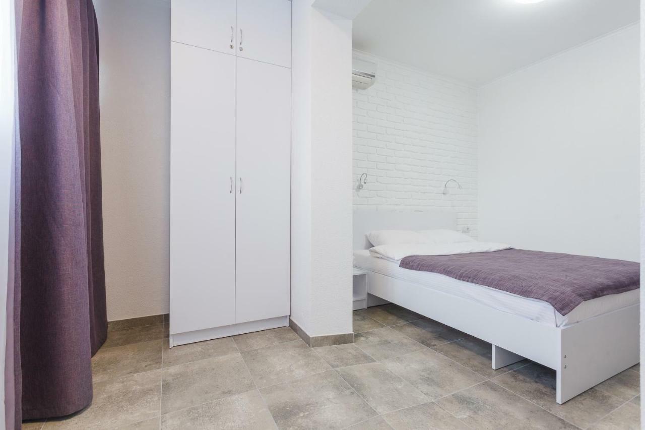 Skyhome Na Nauky Kyiv Exterior photo